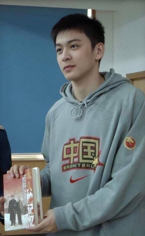 男体育明星尺寸,揭秘男体育明星的惊人尺寸与风采